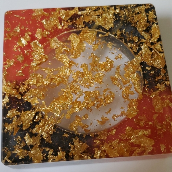 Resin ashtray - Picture 7 of 9